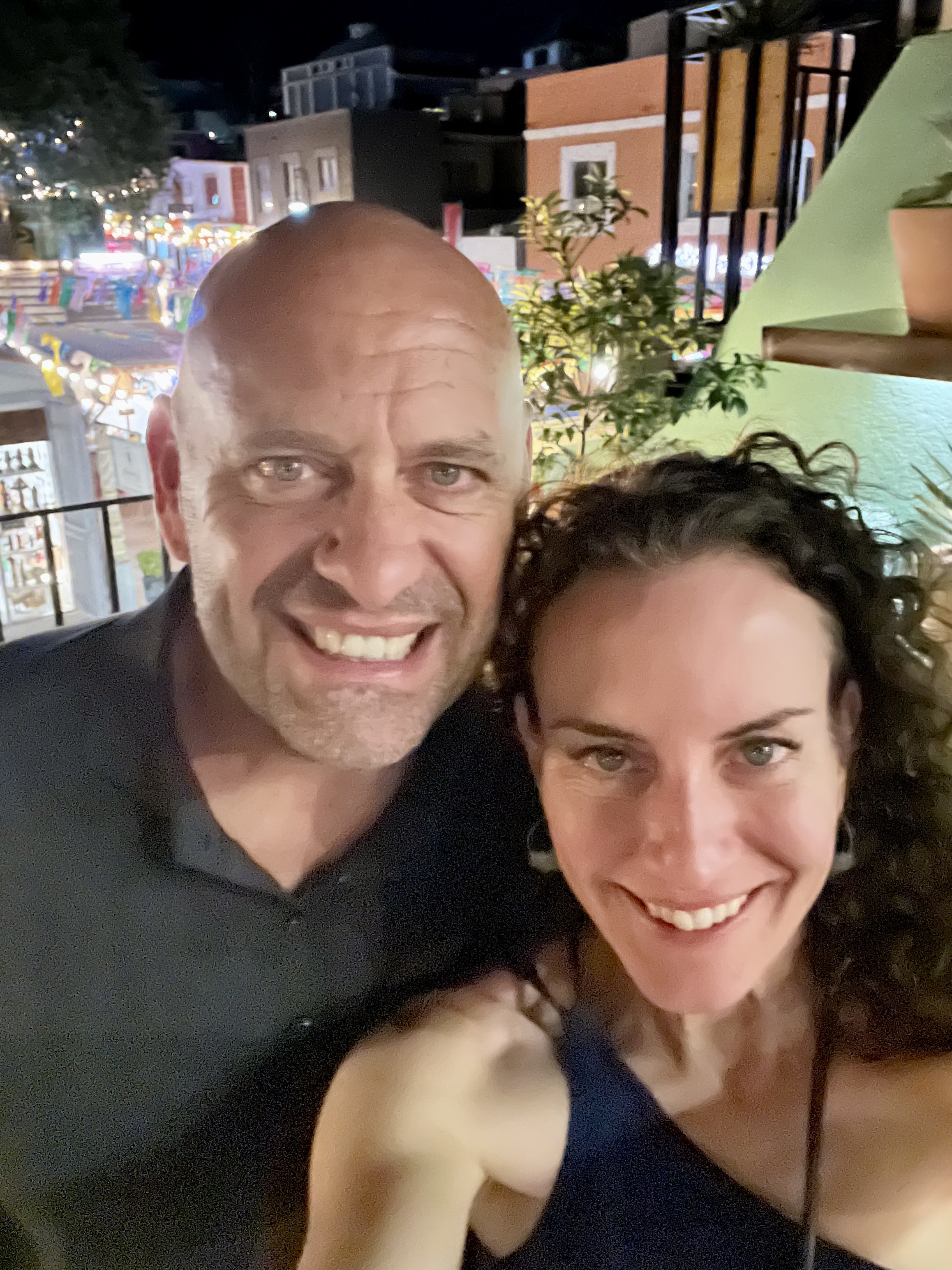 Episode:  337 The Queen Bee Phenomenon: A Delightful Love Story!